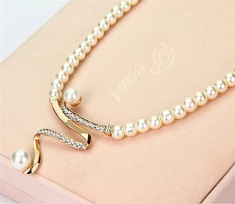 Set Collar y Pendientes Perlas Naturales