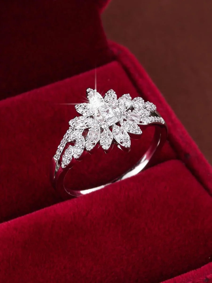 Ophelia – Anillo de estilo corona elegante con brillo refinado