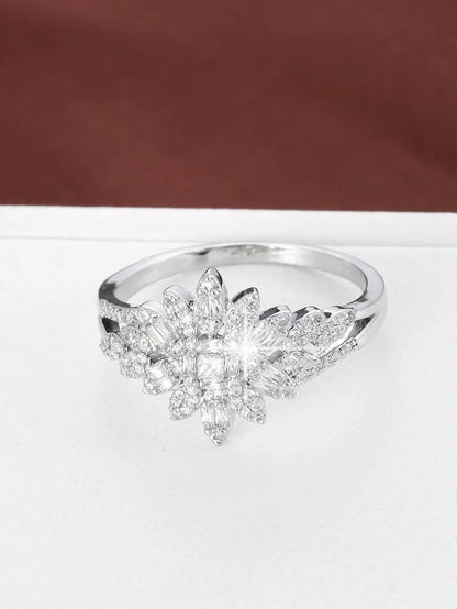 Ophelia – Anillo de estilo corona elegante con brillo refinado