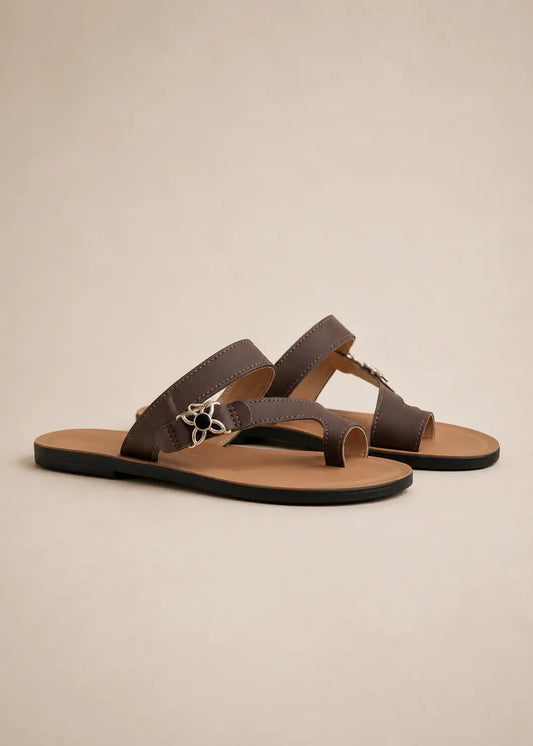 Sandalia slip-on con separador de dedo