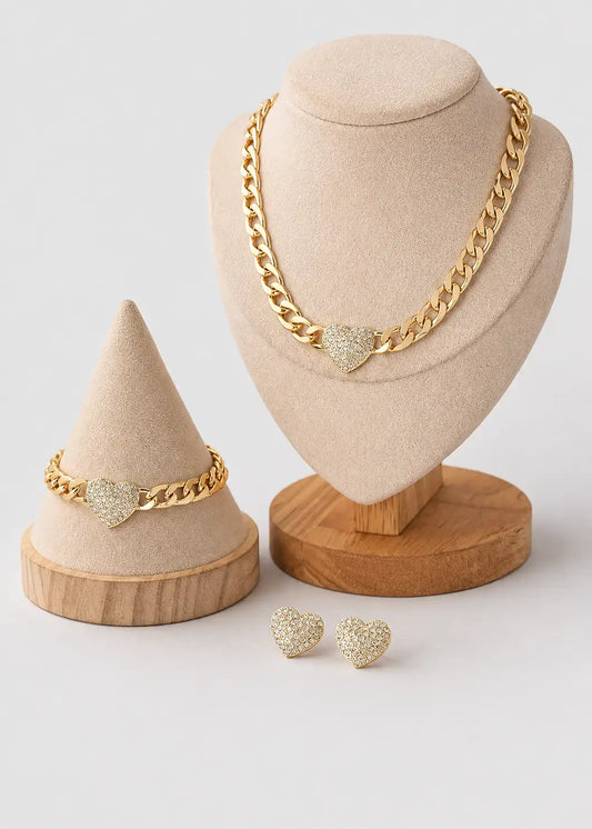 Conjunto de joyería con corazones brillantes