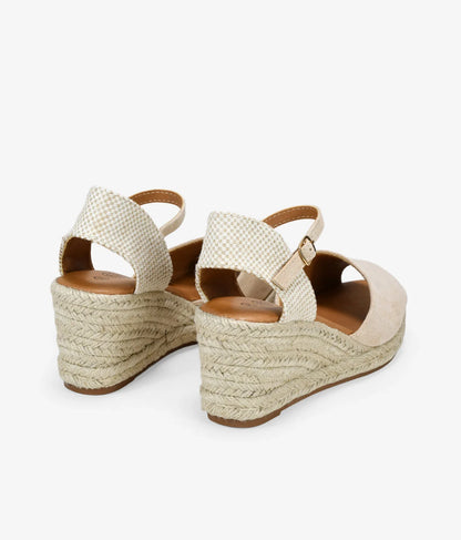 Sandalias beige con cuña de esparto