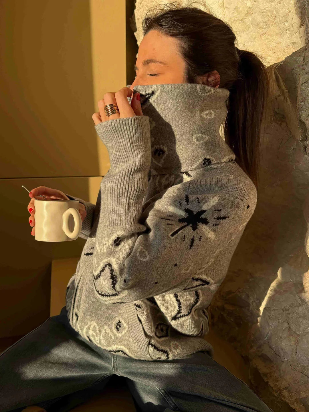Aitana – Jersey de punto con cuello alto y cremallera
