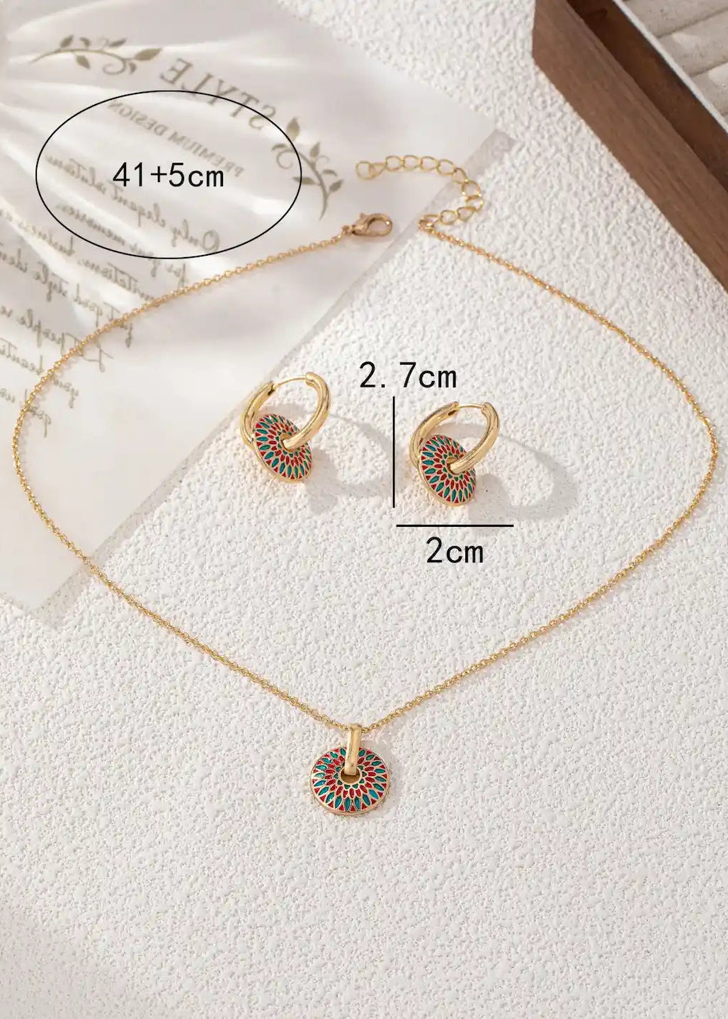 Conjunto de joyería floral esmaltada