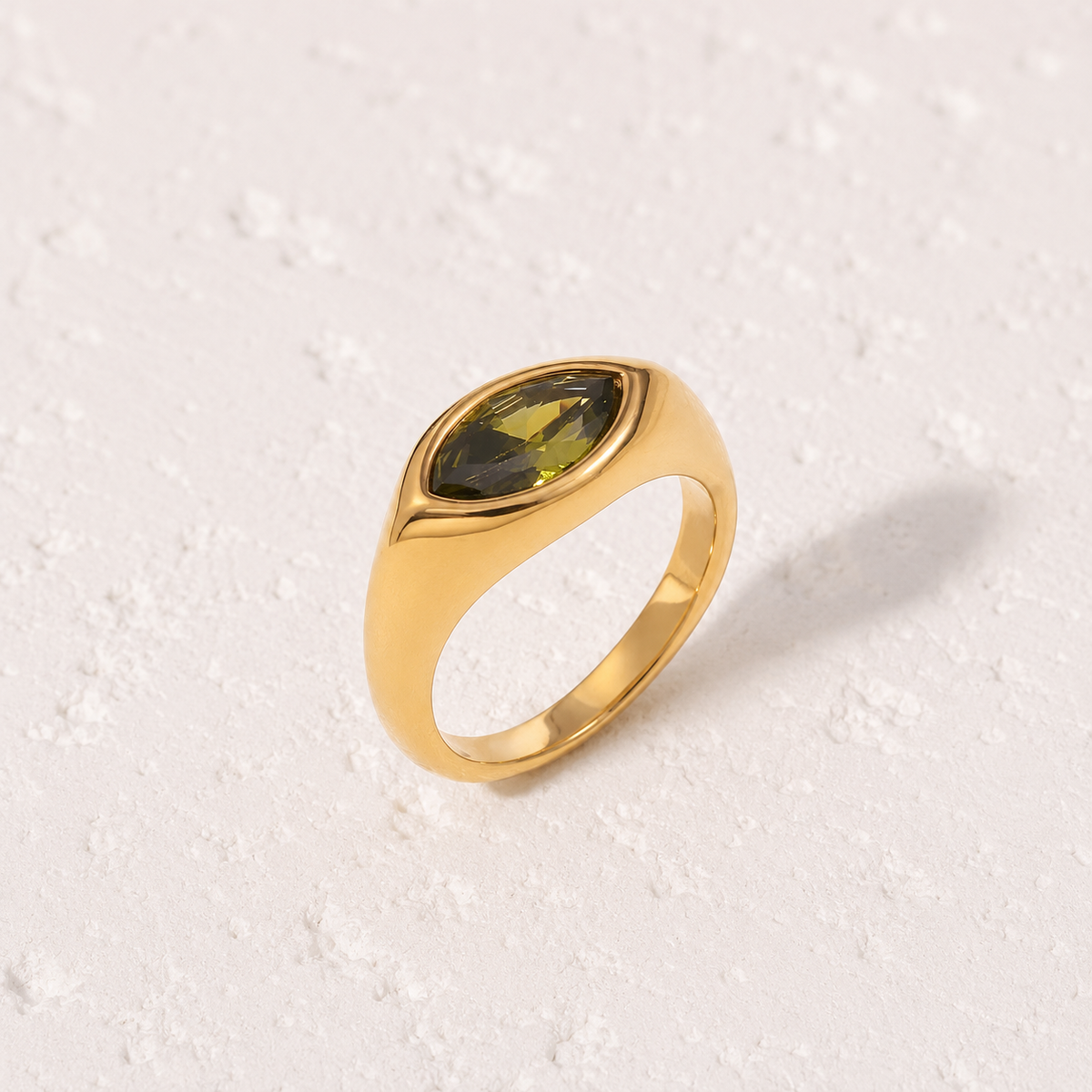 Isabella Anillo Dorado con Circón Marquesa de Colores
