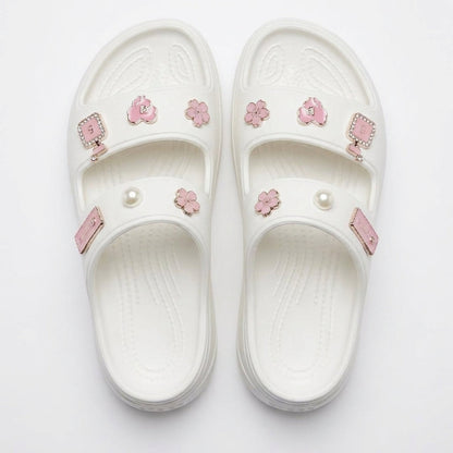 Perla | Sandalias de Plataforma con Pines Decorativos