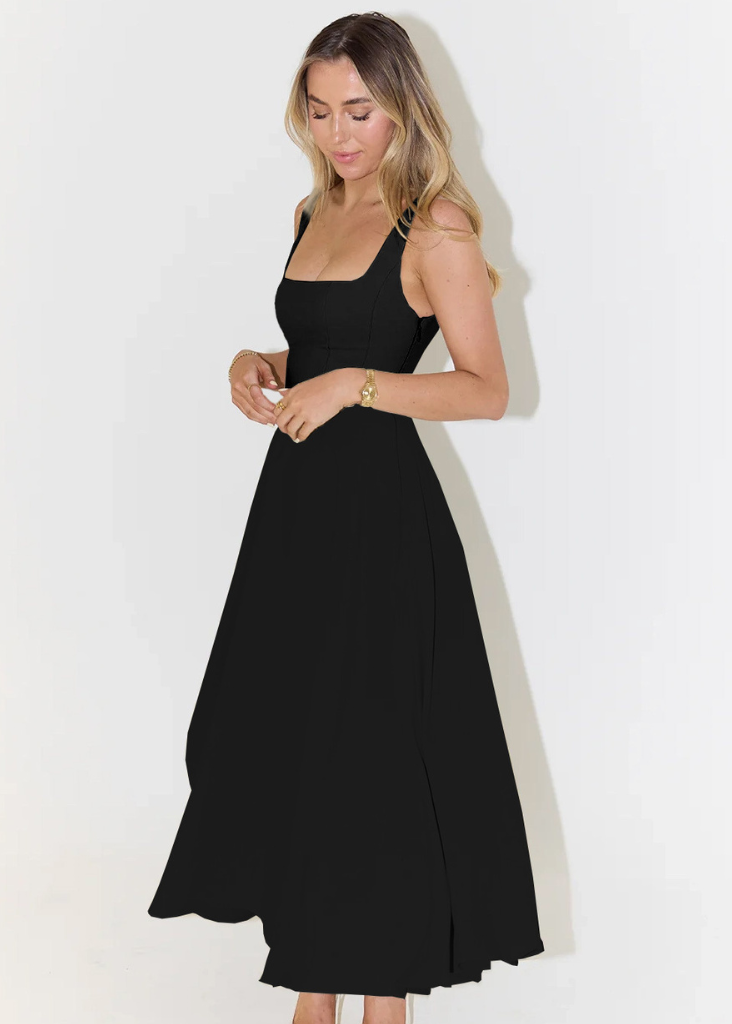 Vestido largo con escote cuadrado y caída fluida