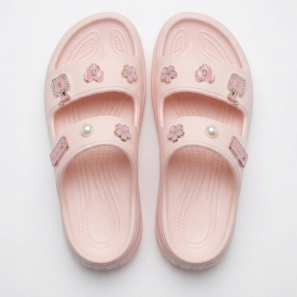 Perla | Sandalias de Plataforma con Pines Decorativos