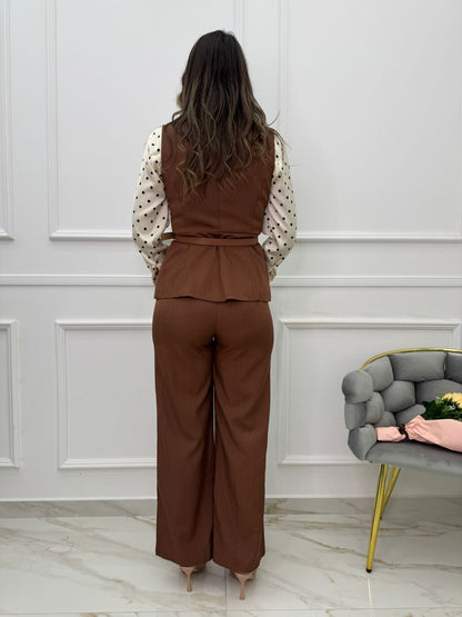 Conjunto Pantalón Y Chaleco Con Cinturón En Cintura