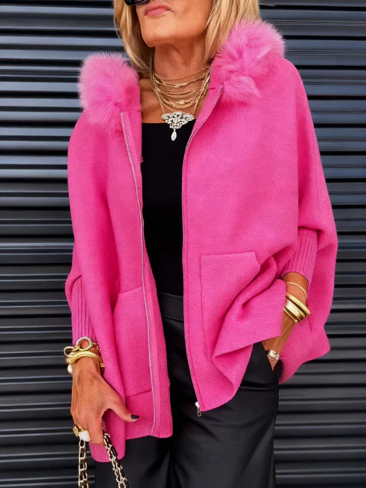 Lara | Chaqueta moderna con capucha de pelo