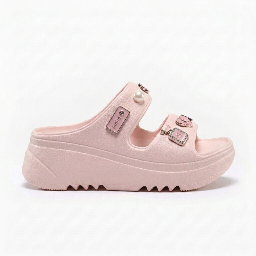 Perla | Sandalias de Plataforma con Pines Decorativos