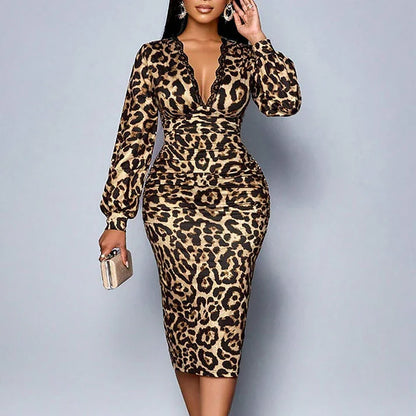 Selena – Vestido midi de leopardo con encaje y escote en V