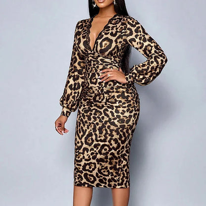Selena – Vestido midi de leopardo con encaje y escote en V