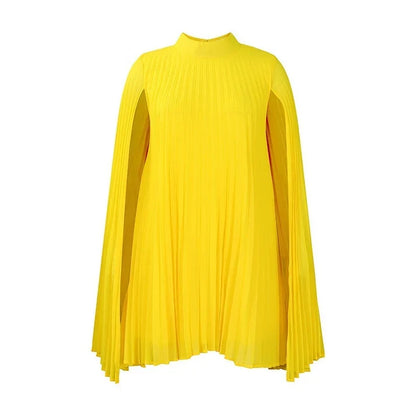 Aurora - Vestido plisado con mangas capa